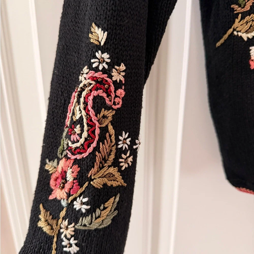 Vintage Heirloom Collectible Embroidered Cardigan – Size L - Picture 4 of 5